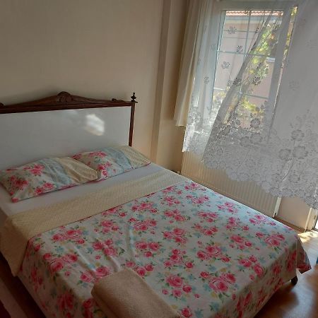 Celil Pansiyon Ayvalik Ngoại thất bức ảnh