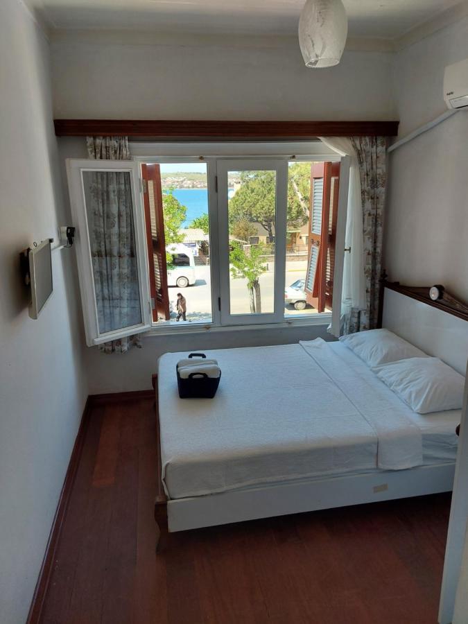 Celil Pansiyon Ayvalik Ngoại thất bức ảnh